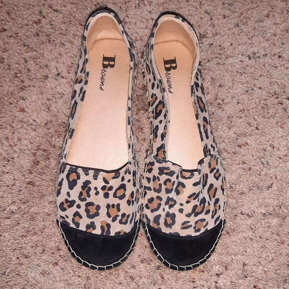 Browns Leather Leopard Flats - Picture 1 of 2